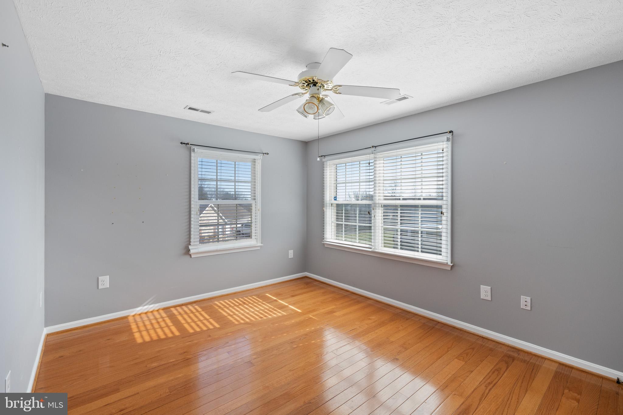 SIGNAL KNOLLS - Residential