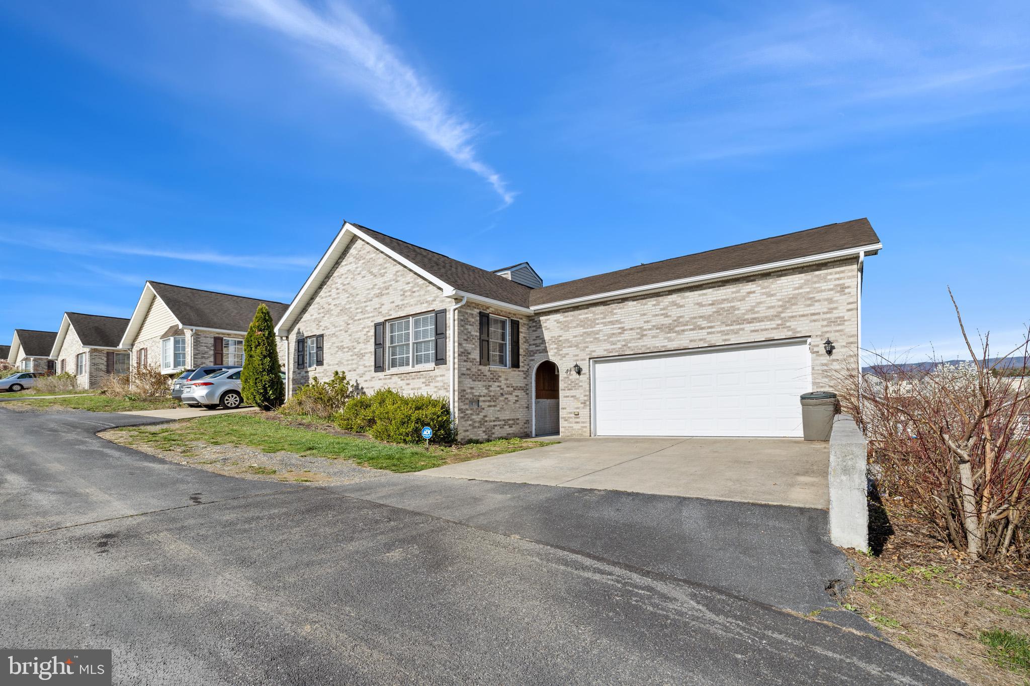 SIGNAL KNOLLS - Residential