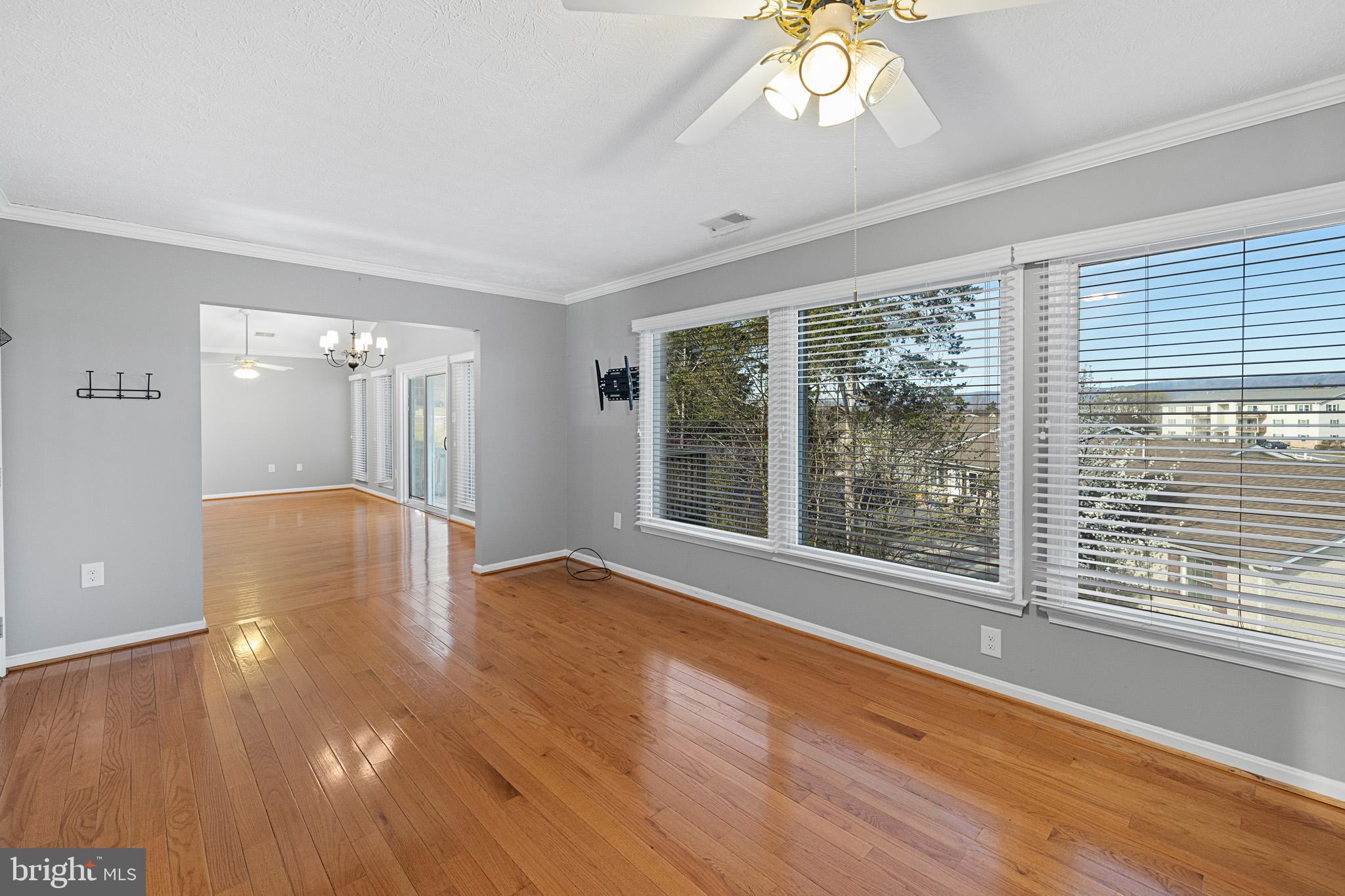 SIGNAL KNOLLS - Residential