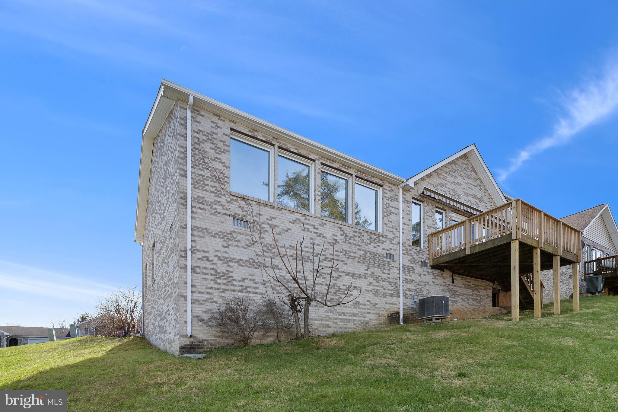 SIGNAL KNOLLS - Residential