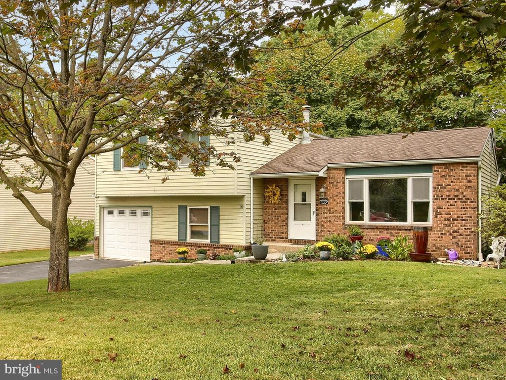 Photo of 7770 Robin Road, HARRISBURG, PA 17111 (MLS # PADA2049032)