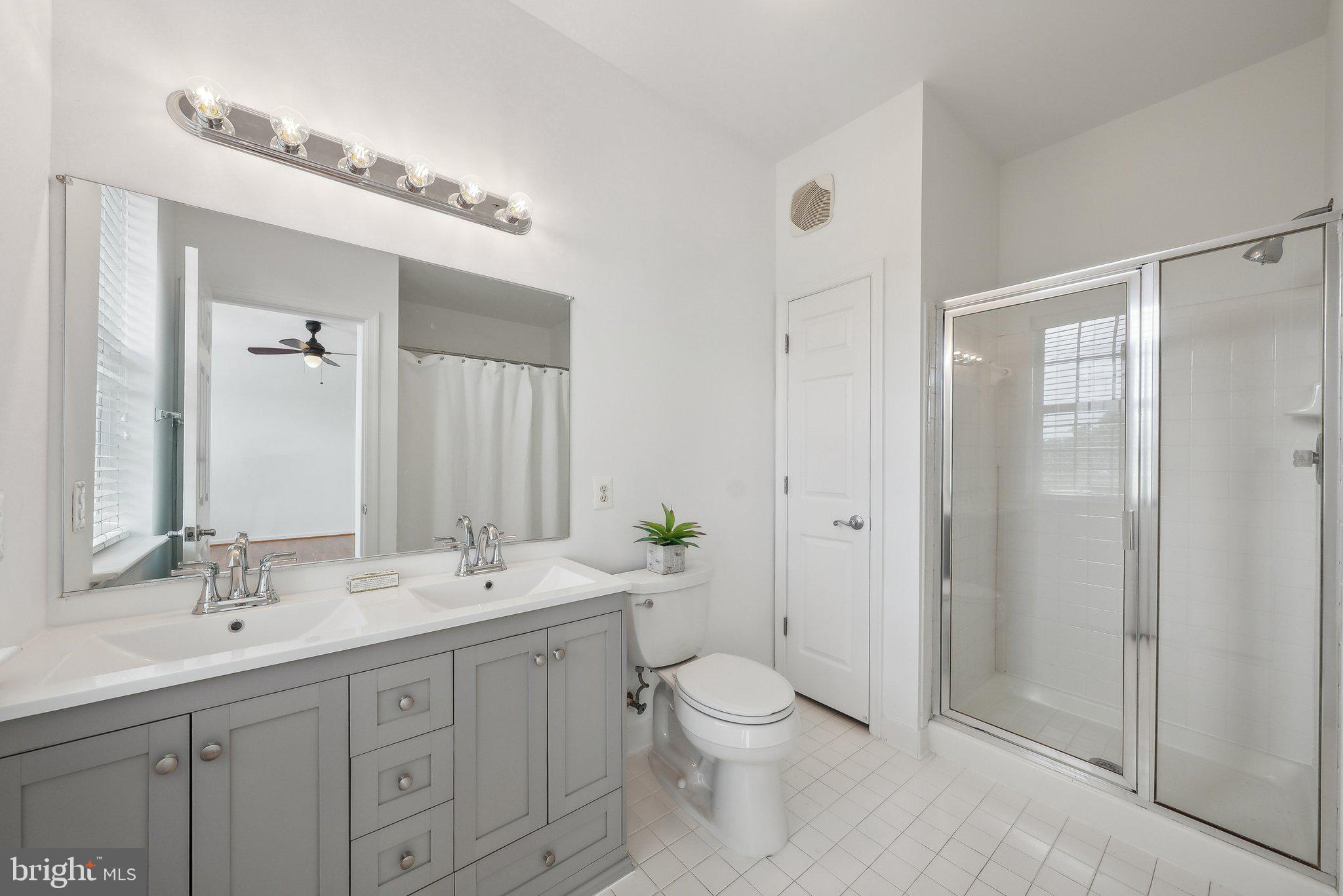 THE COMMONS ON WILLIAM SQUARE - Residential