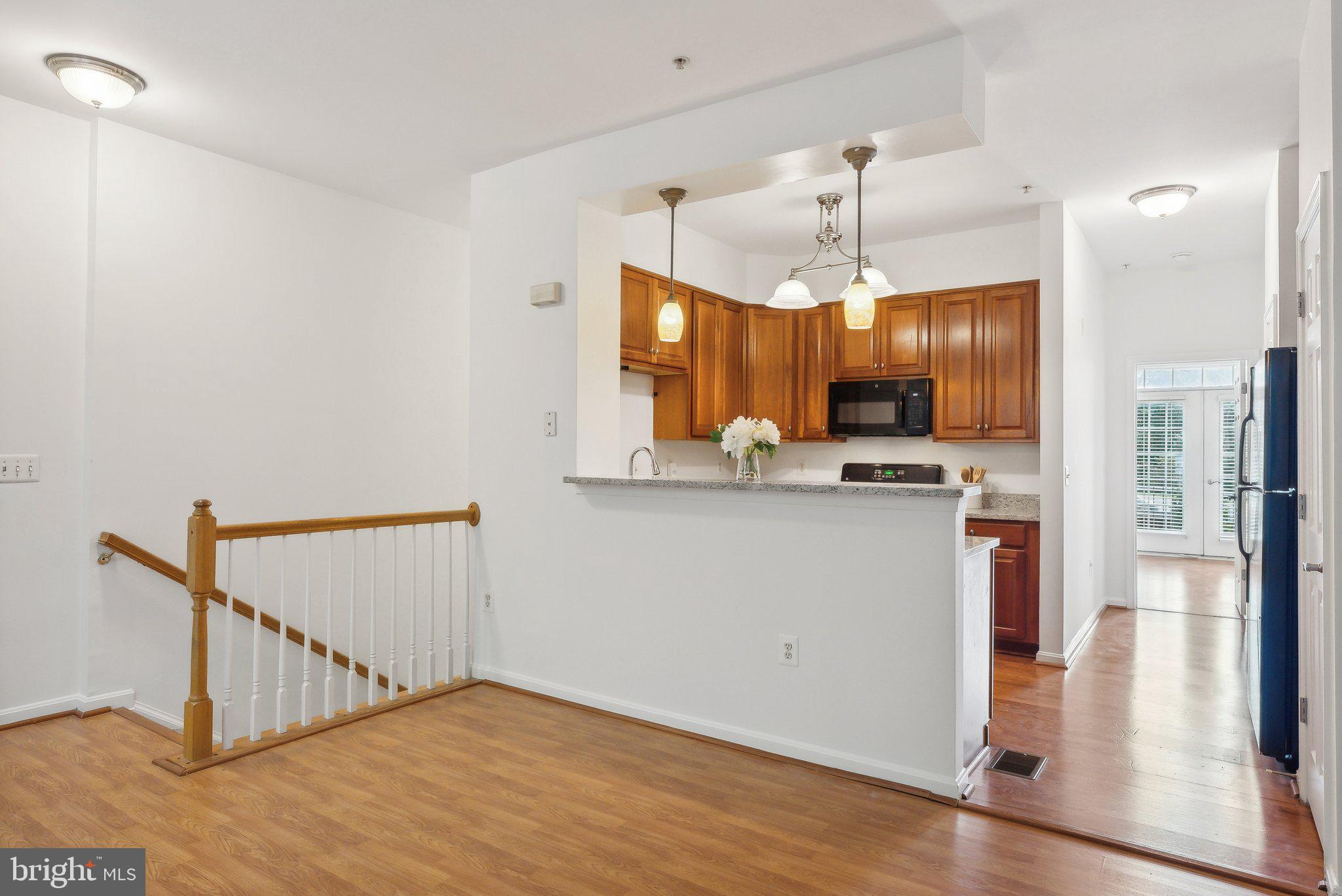 THE COMMONS ON WILLIAM SQUARE - Residential