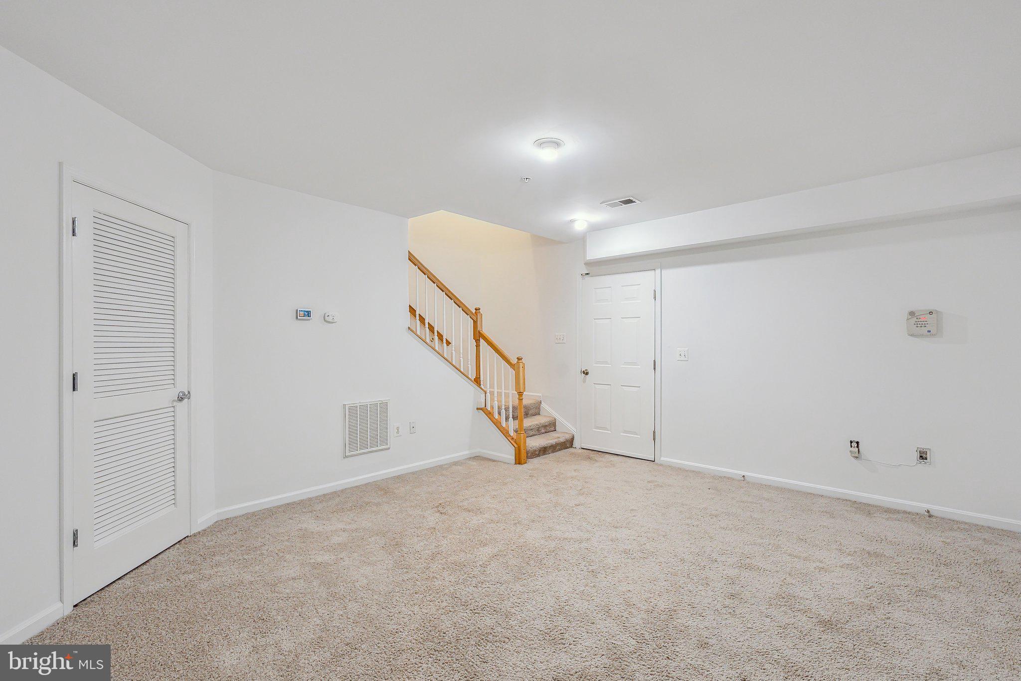 THE COMMONS ON WILLIAM SQUARE - Residential