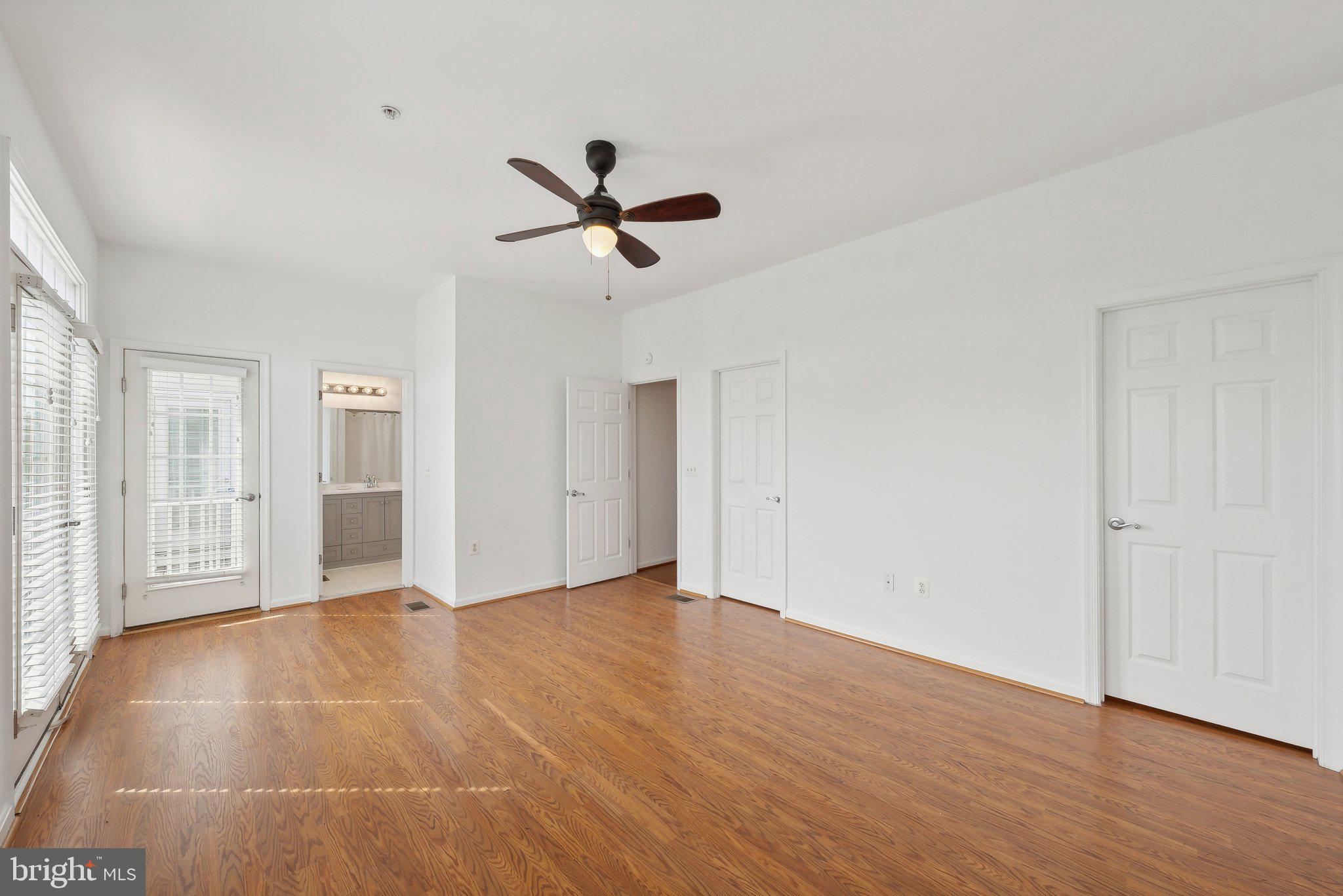 THE COMMONS ON WILLIAM SQUARE - Residential