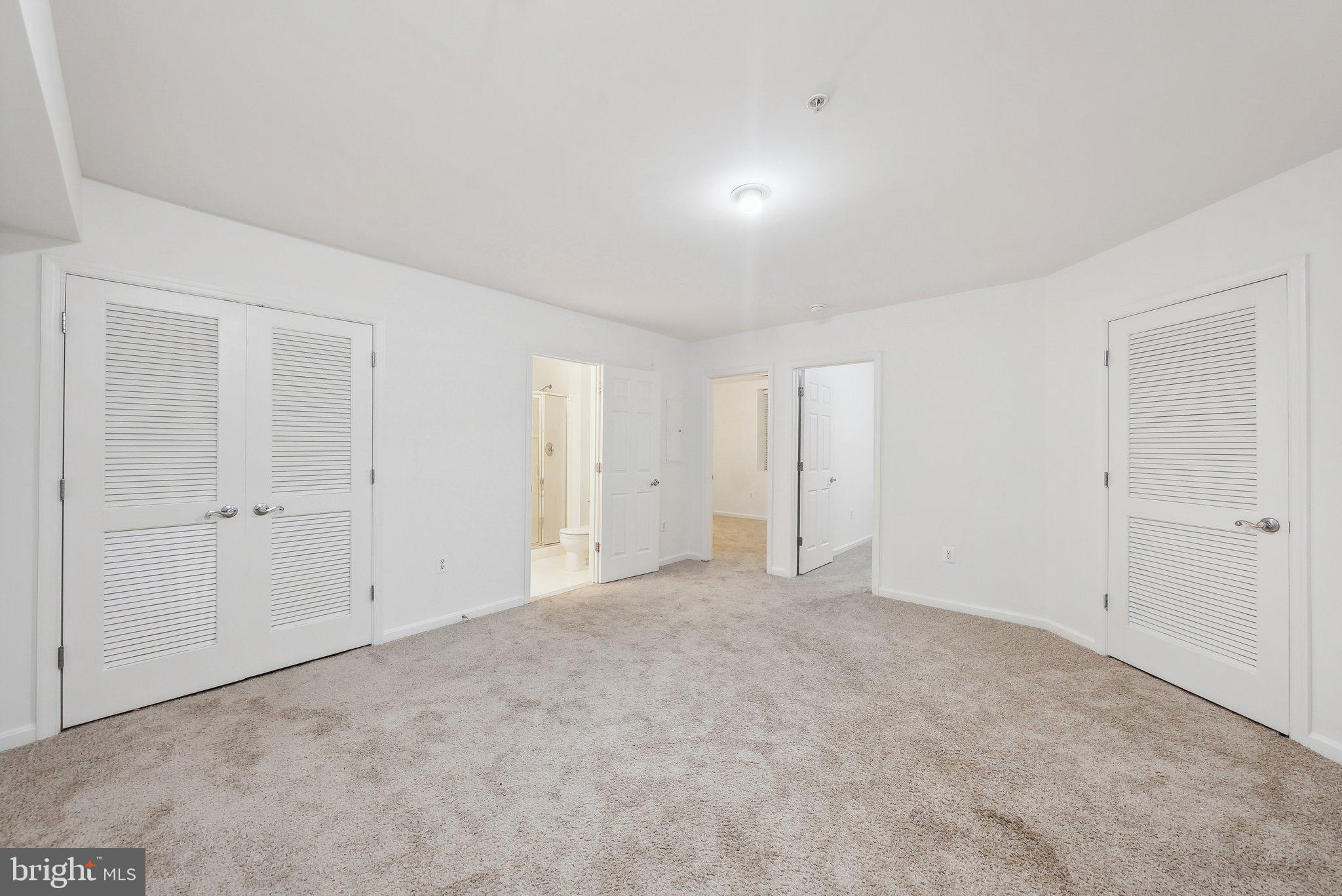 THE COMMONS ON WILLIAM SQUARE - Residential