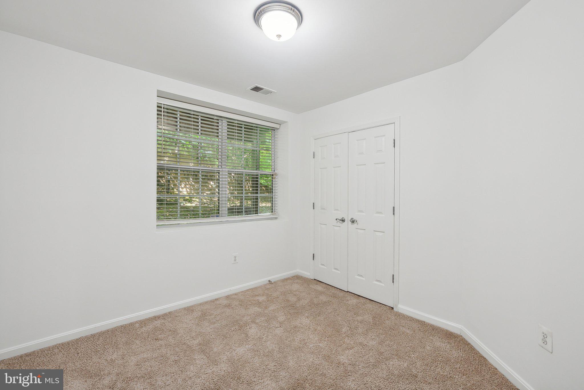 THE COMMONS ON WILLIAM SQUARE - Residential