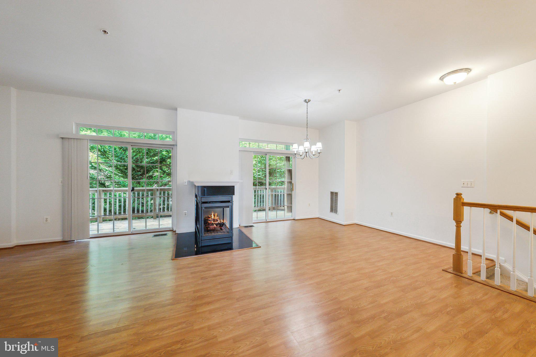 THE COMMONS ON WILLIAM SQUARE - Residential