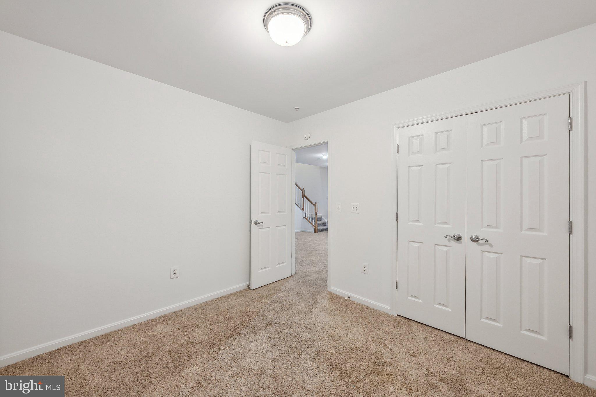 THE COMMONS ON WILLIAM SQUARE - Residential