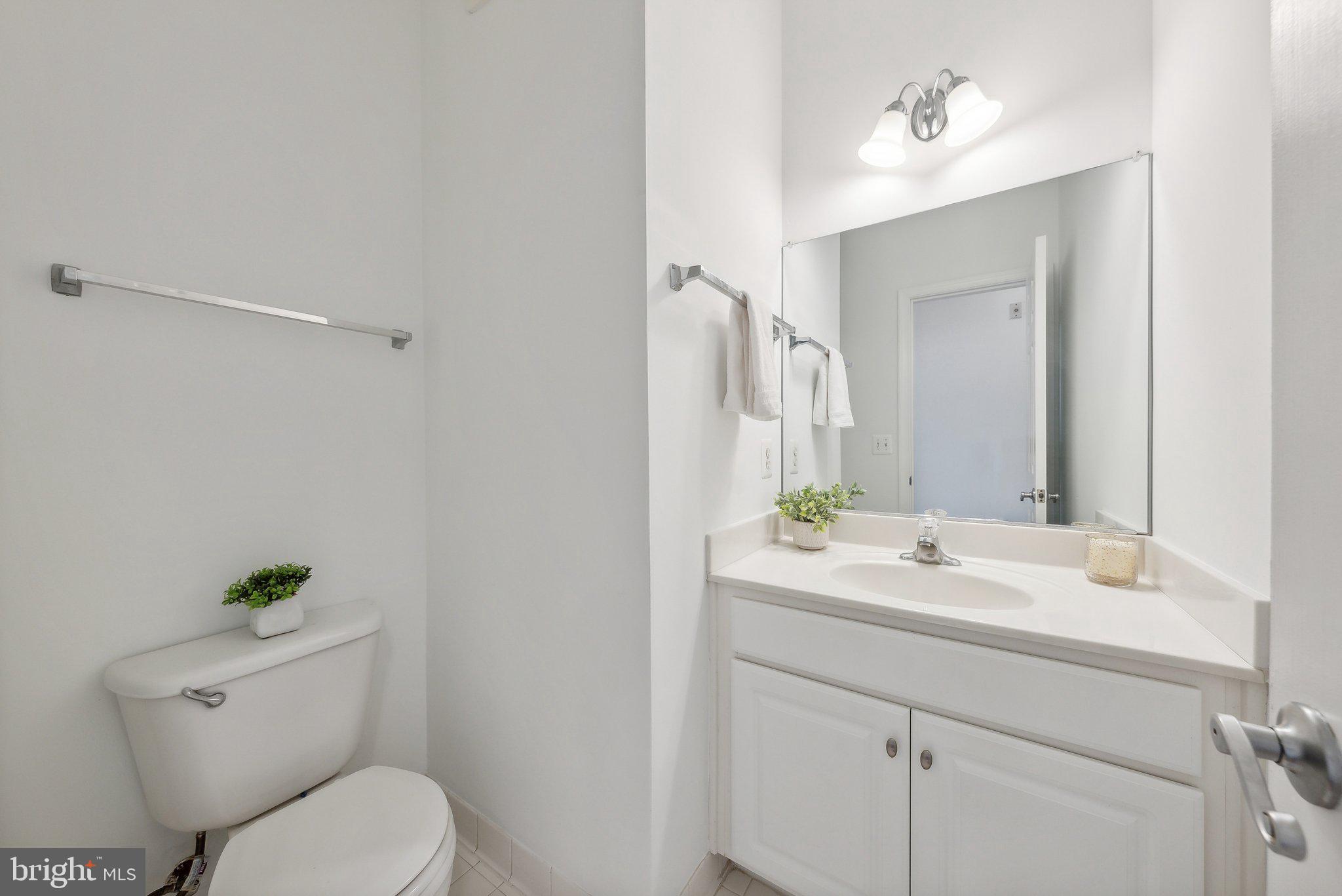 THE COMMONS ON WILLIAM SQUARE - Residential