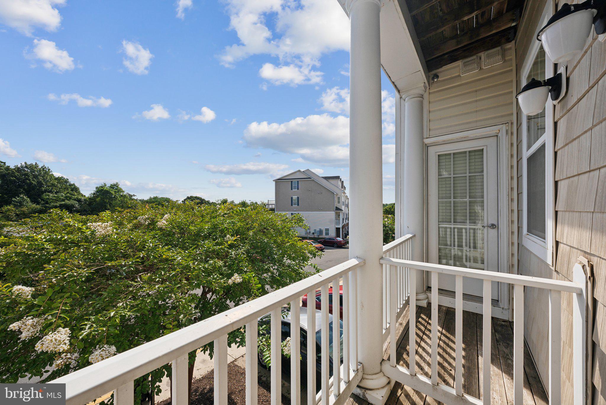 THE COMMONS ON WILLIAM SQUARE - Residential