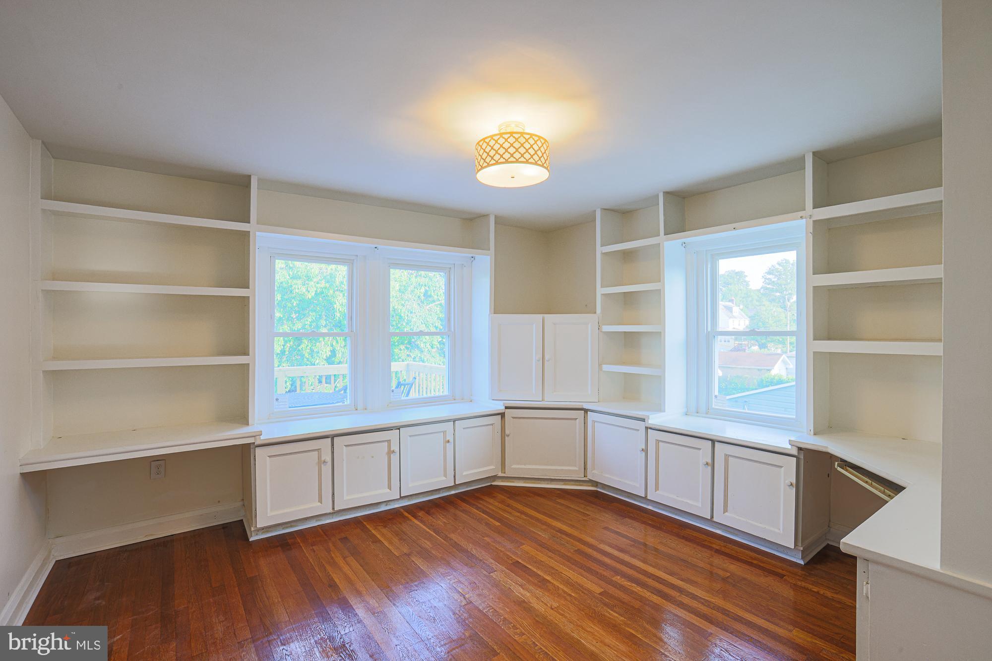 EAST ARLINGTON - Residential