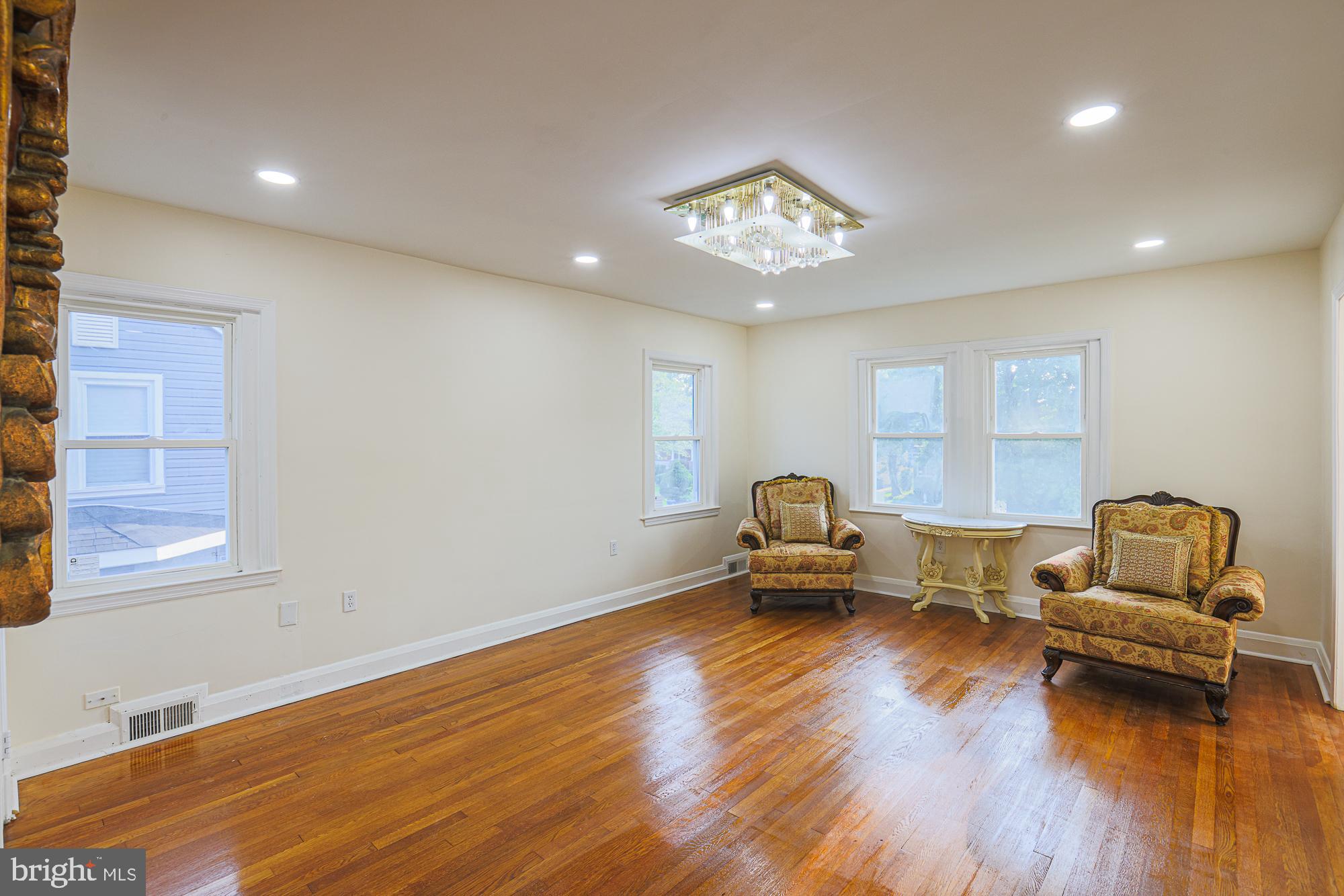 EAST ARLINGTON - Residential