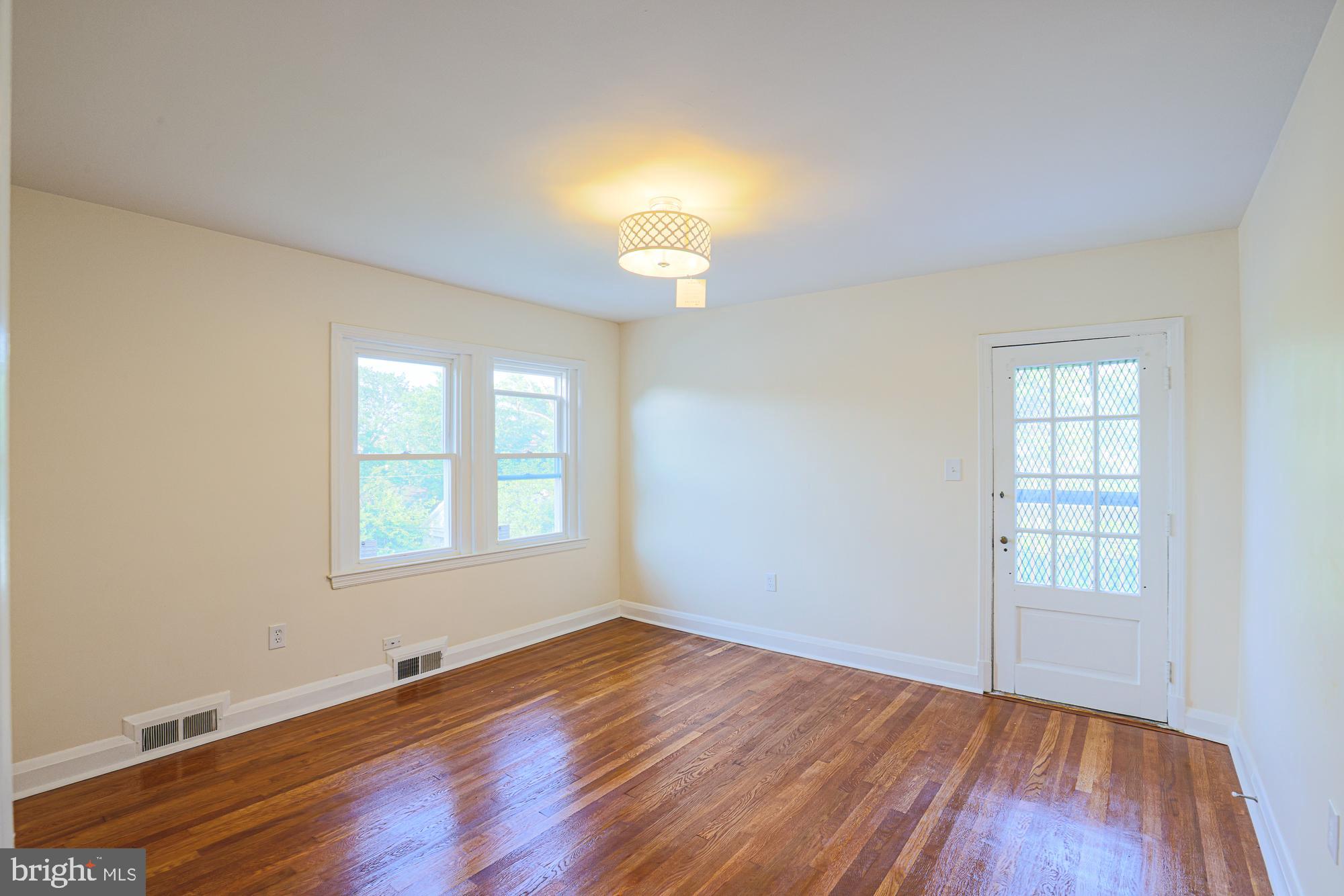 EAST ARLINGTON - Residential