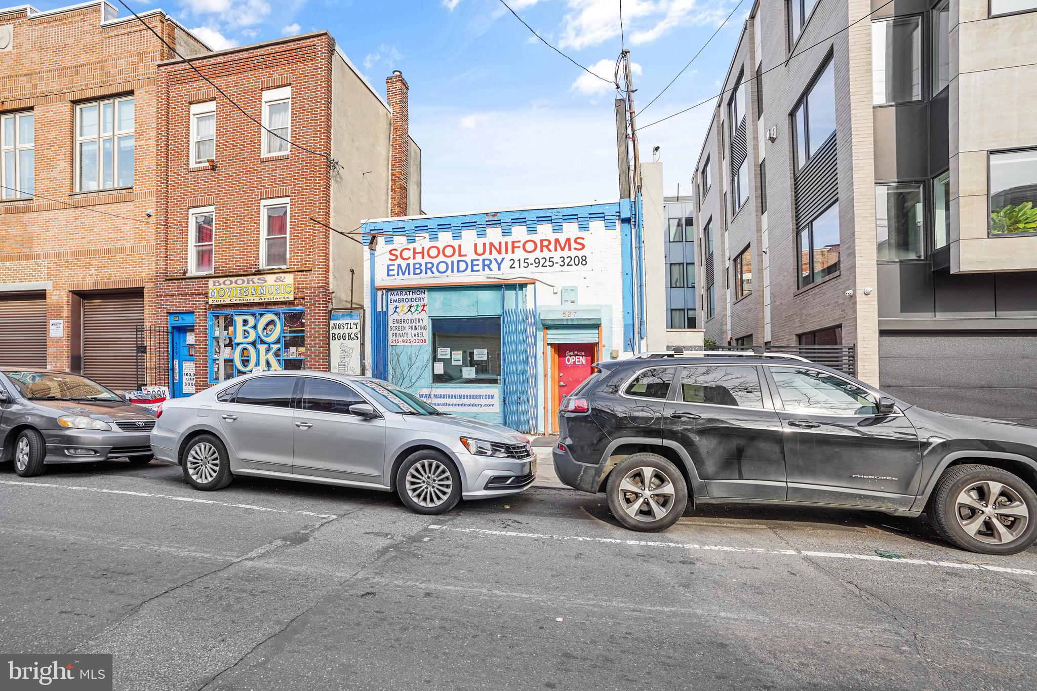 QUEEN VILLAGE - Commercial Lease