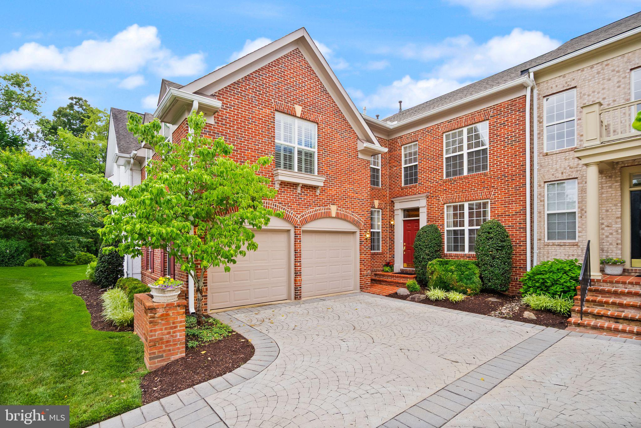 18402 LANIER ISLAND SQUARE