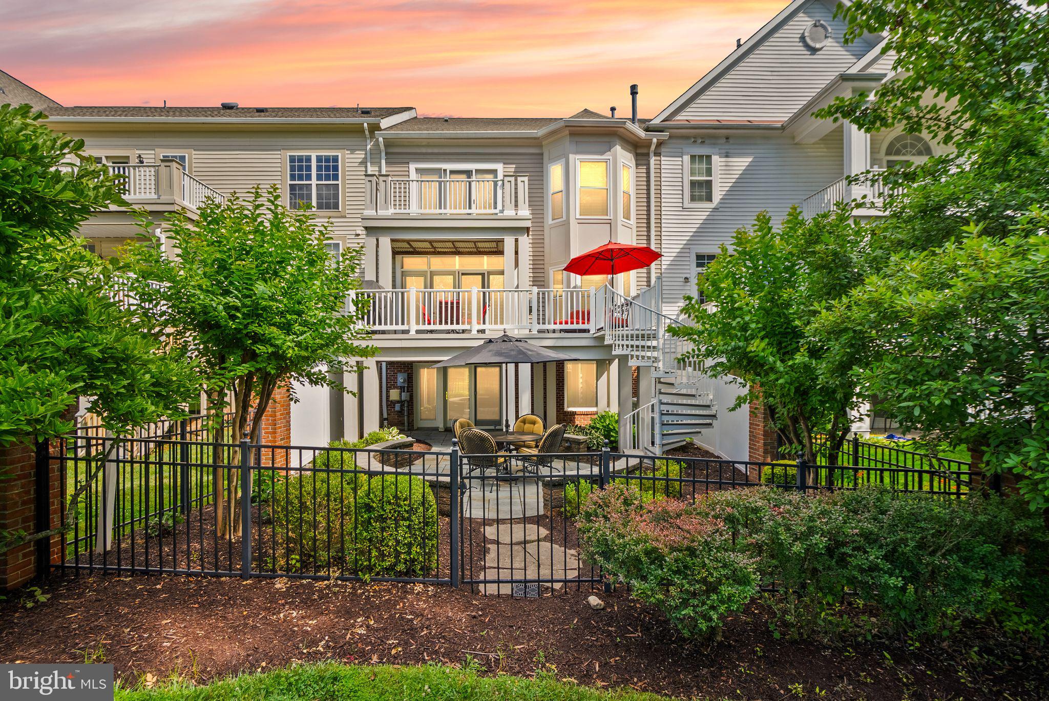 18402 LANIER ISLAND SQUARE