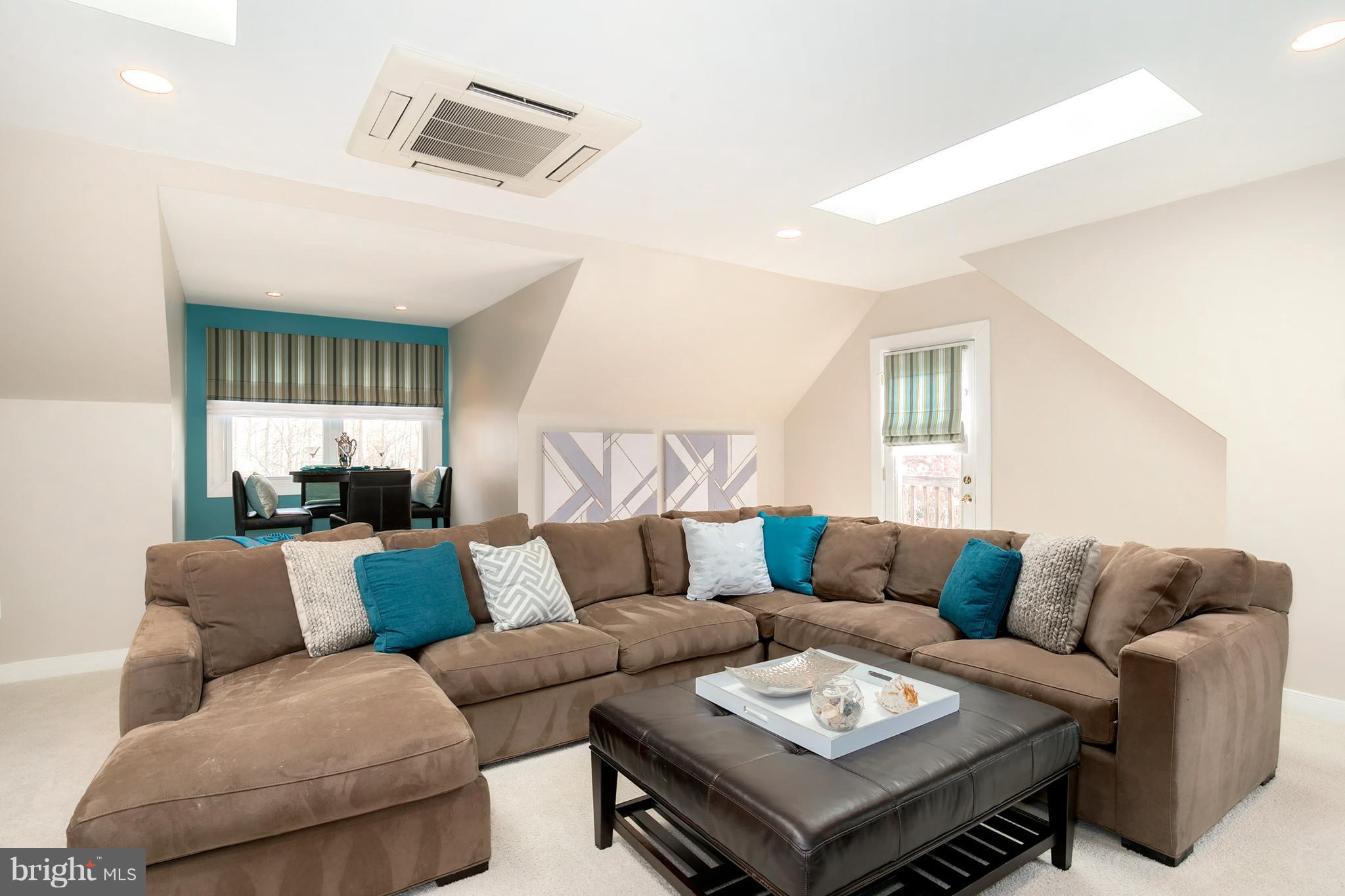 LAURELWOOD - Residential