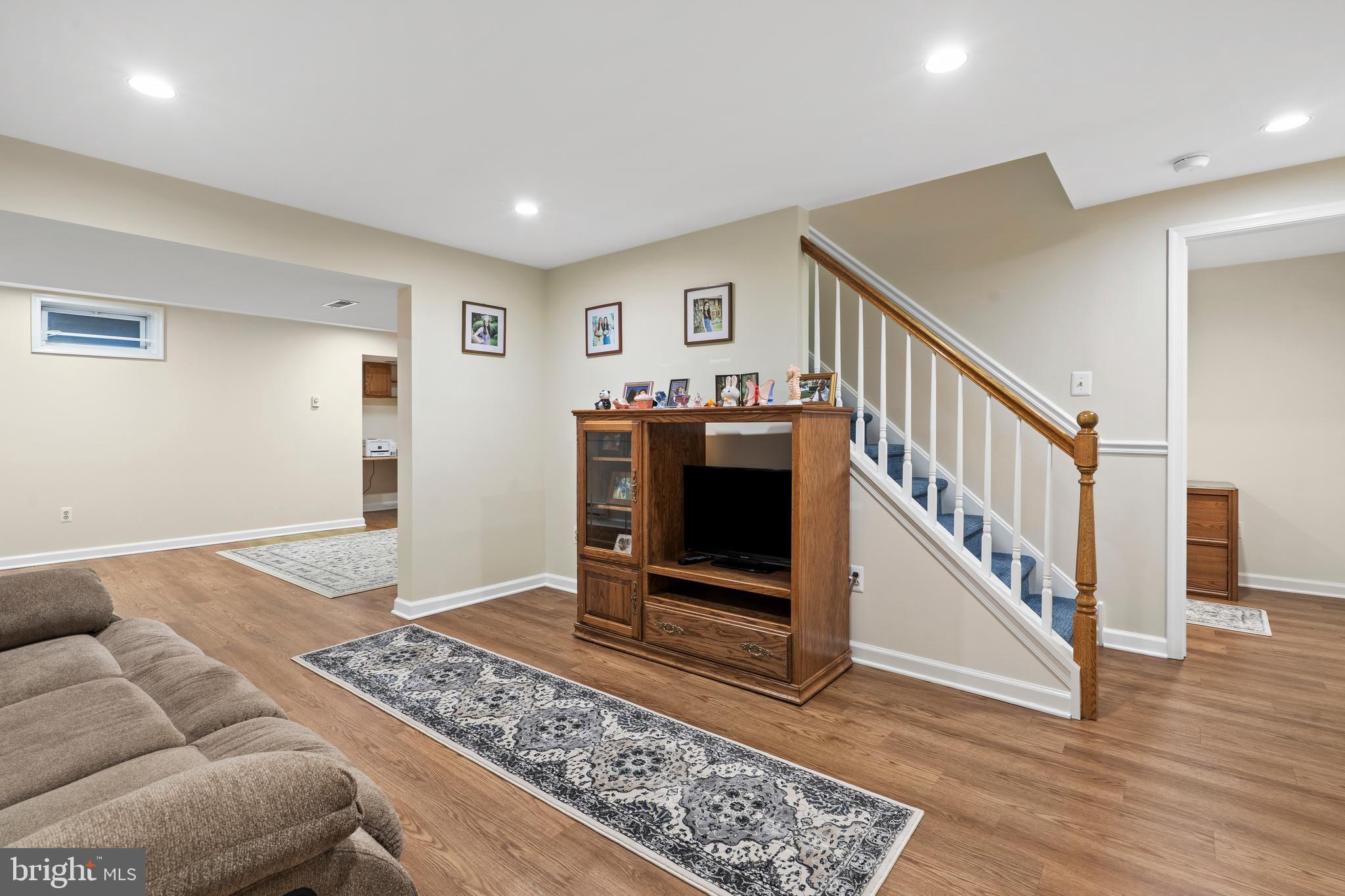 WARRINGTON OAKS - Residential