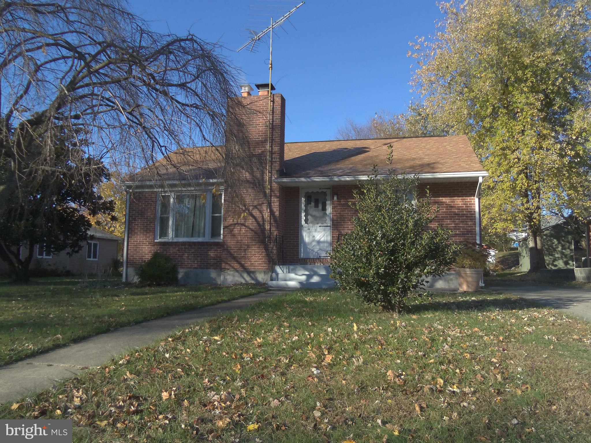 Great opportunity to own a 3 bedroom home with a full basement for a great price. Basement already has drop ceiling waiting for your build out. Don't wait this one won't last.