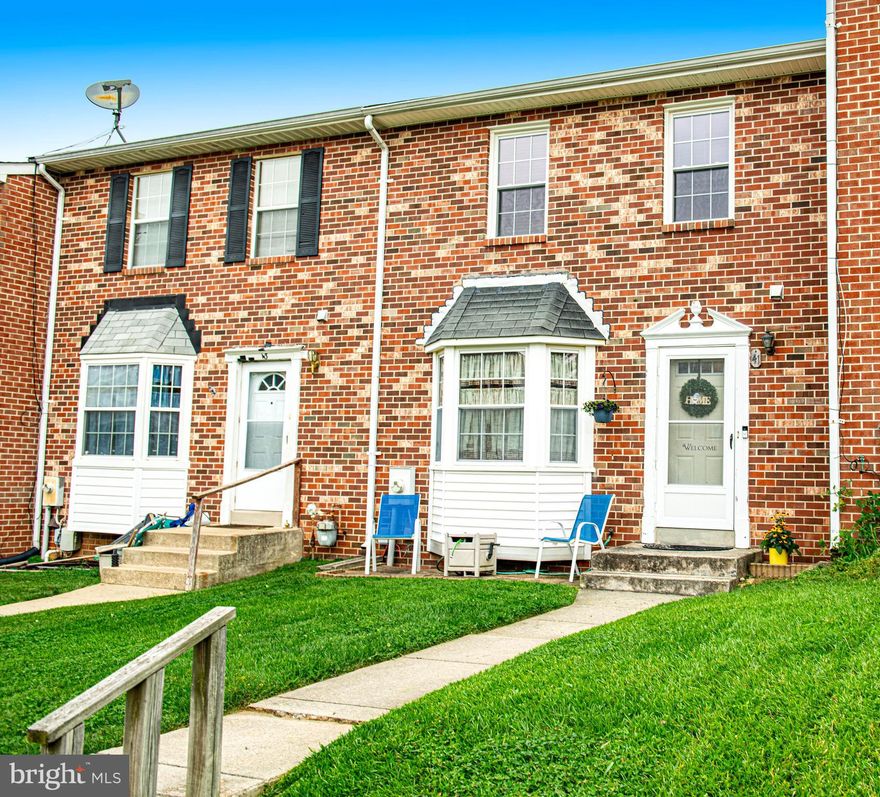 UNDER CONTRACT- OPEN HOUSE CANCELLED. Welcome to 41 Powder View Court. NO HOA $$! This home has many upgrades and has been gently owned and well maintained by the same owners since 1994. 
Professional photos coming soon- come see it now!

New Carrier HVAC system 2022
Water Heater 2022
Brand new gutted/remodeled 2nd level BR 2021
Updated taller toilets in all bathrooms 2021
New powder room flooring 2021
Fully painted - Fresh paint 2023
New Living room slider 2022