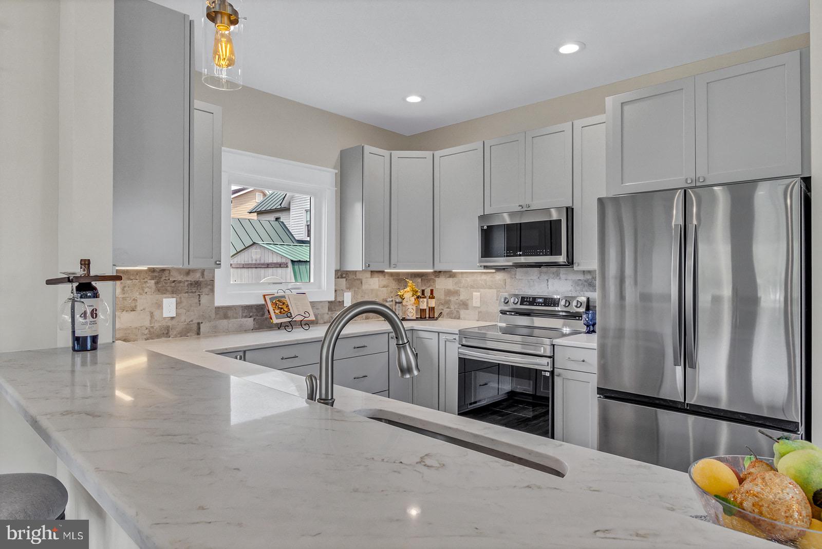 REEDVILLE - Residential