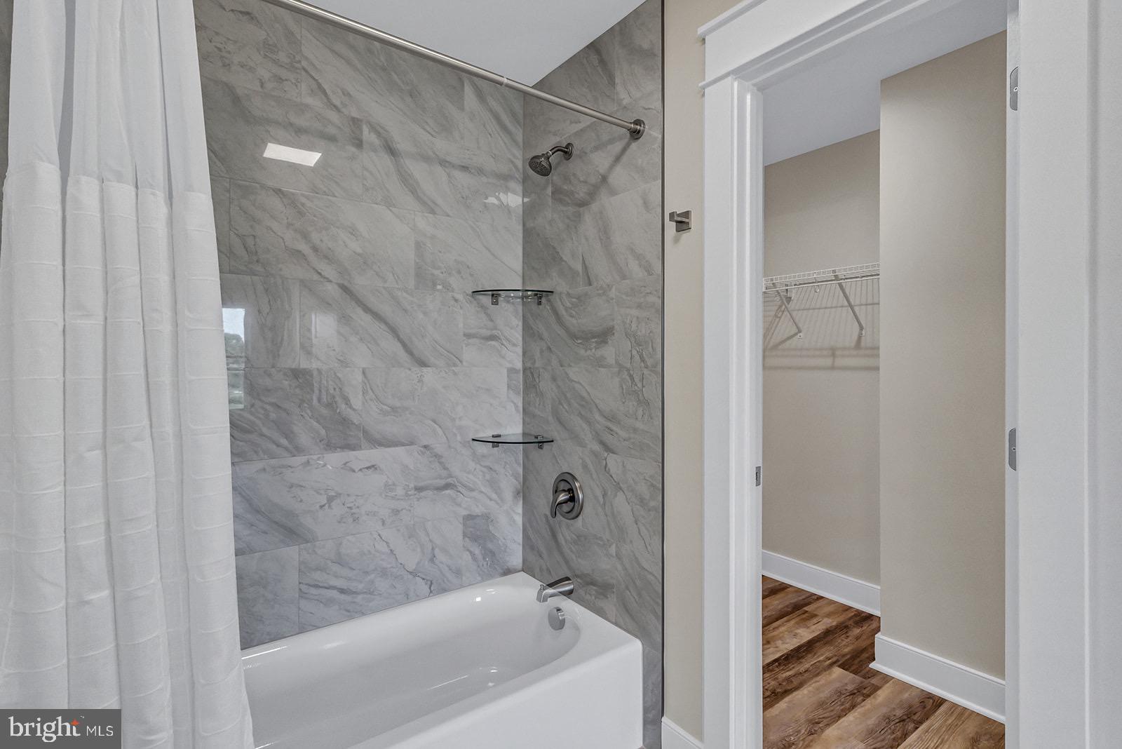 REEDVILLE - Residential