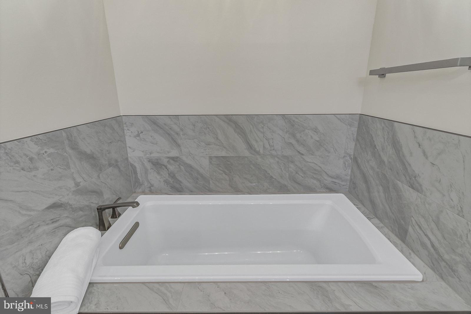 REEDVILLE - Residential