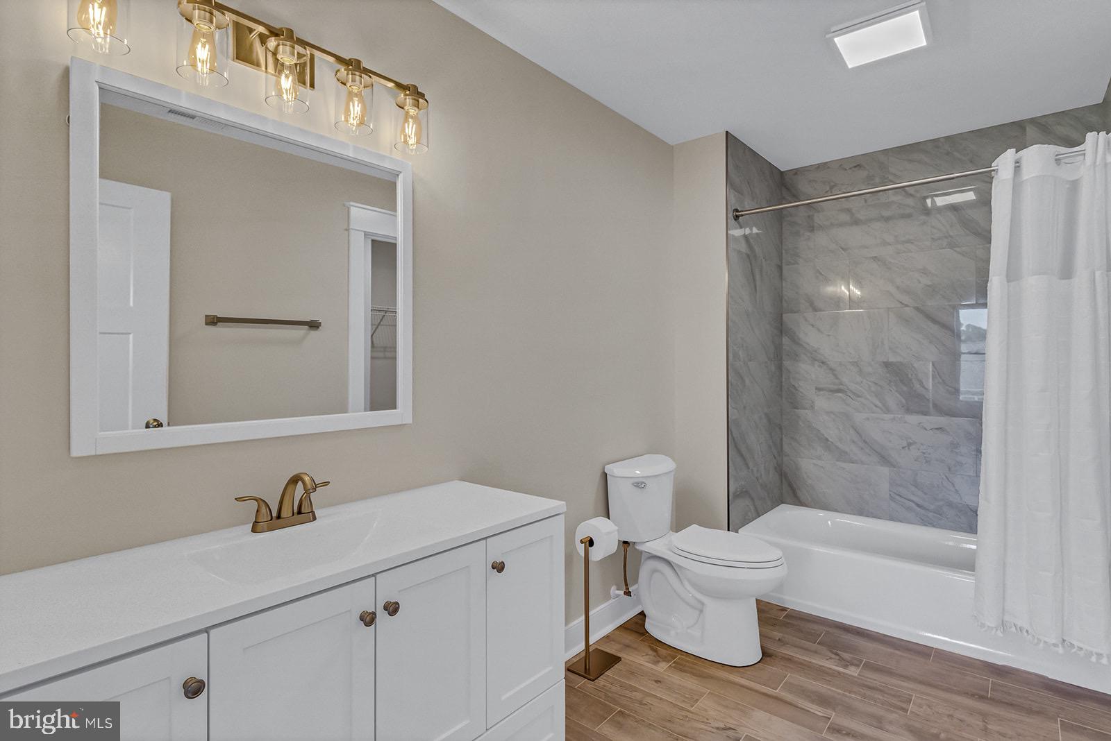 REEDVILLE - Residential