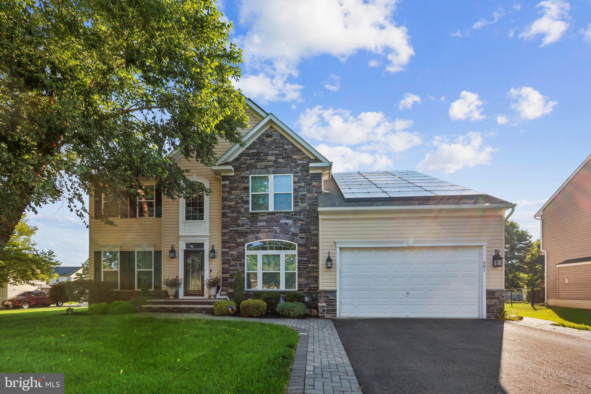 Photo 1 of 36 — 601 ARCHIBALD LANE, FLORENCE, NJ 08518
