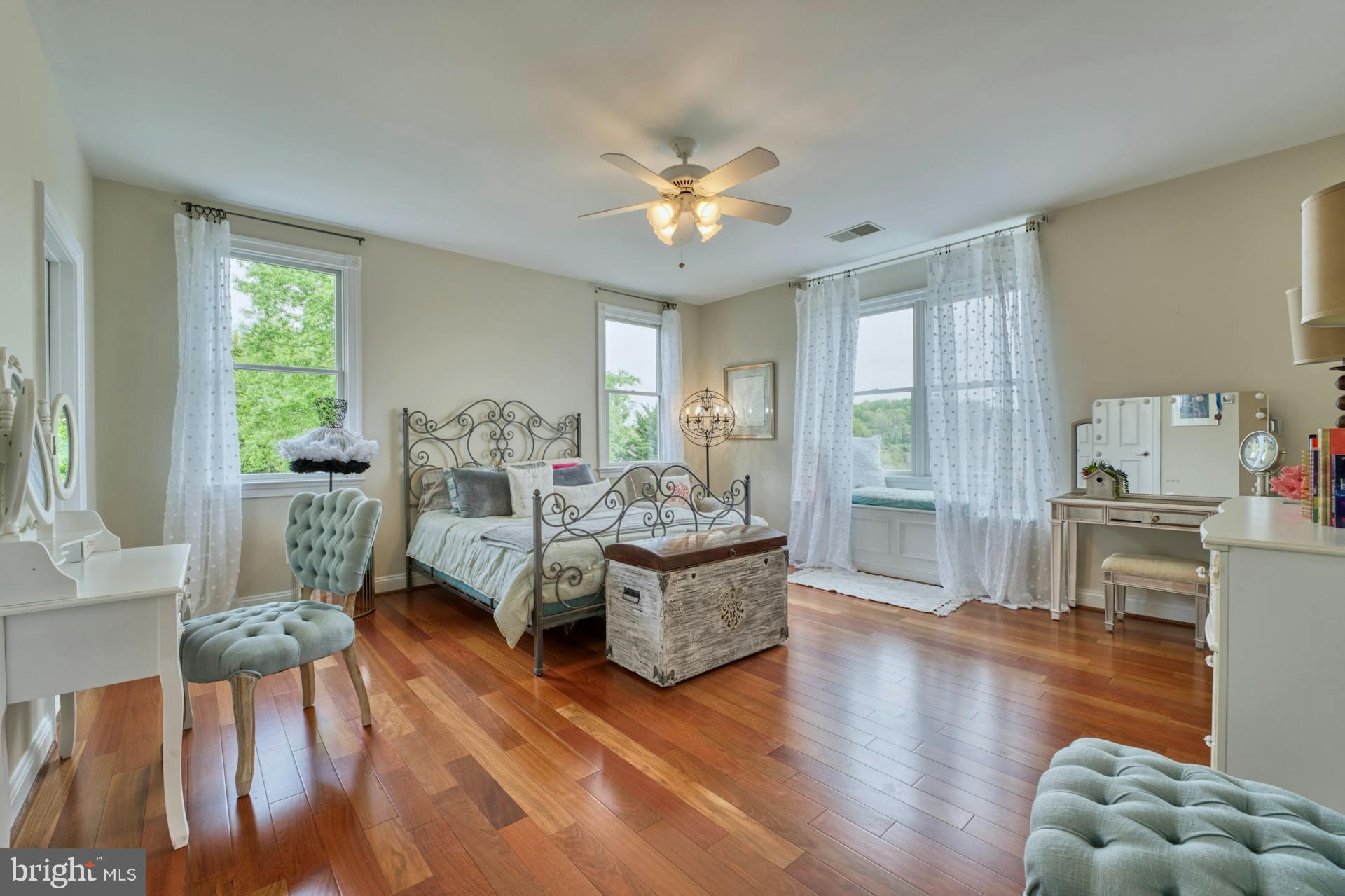 BEACON HILL - Residential