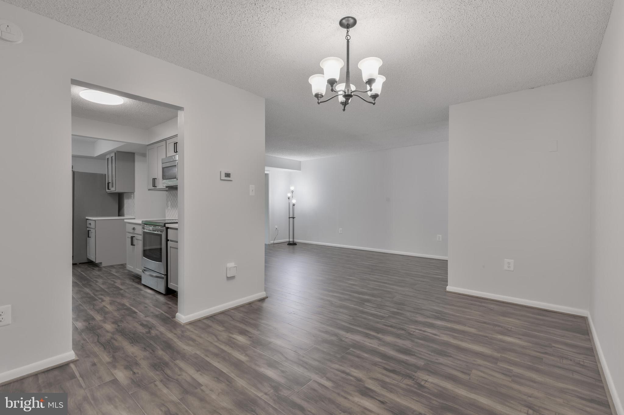 VISTAS OF VIENNA CONDOMINIUMS - Residential Lease