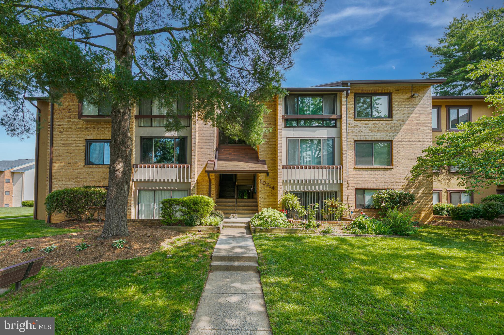 VISTAS OF VIENNA CONDOMINIUMS - Residential Lease