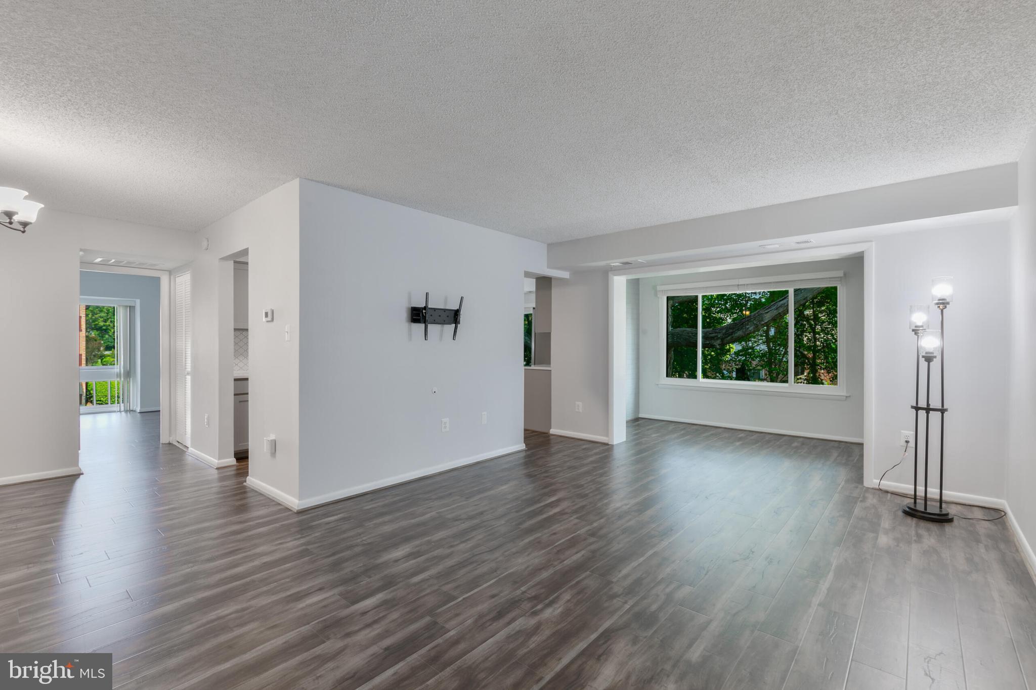 VISTAS OF VIENNA CONDOMINIUMS - Residential Lease