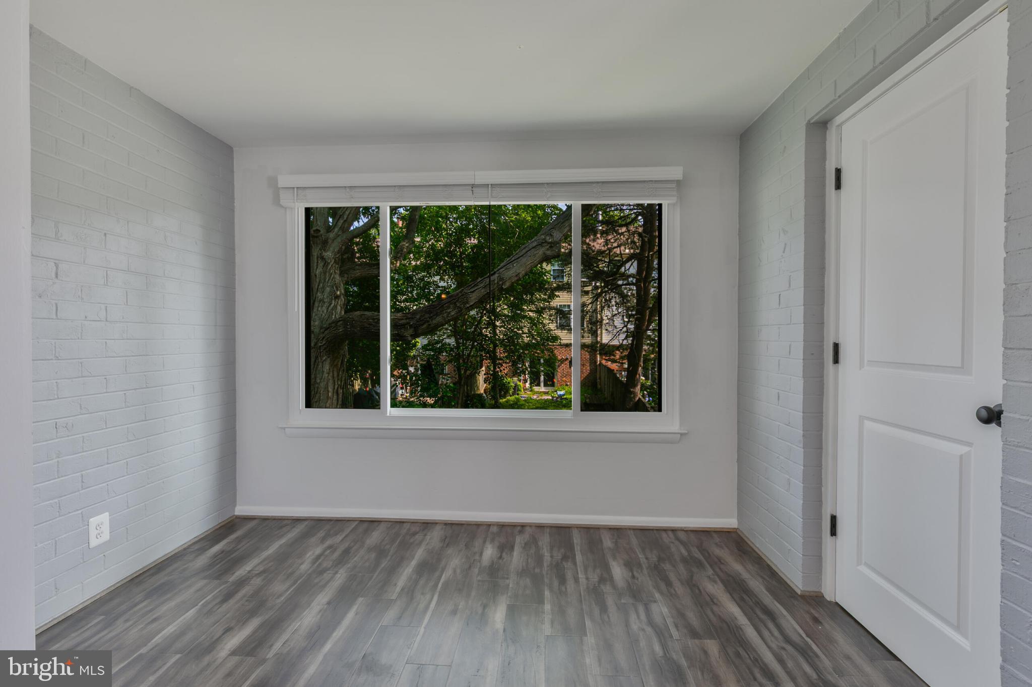 VISTAS OF VIENNA CONDOMINIUMS - Residential Lease