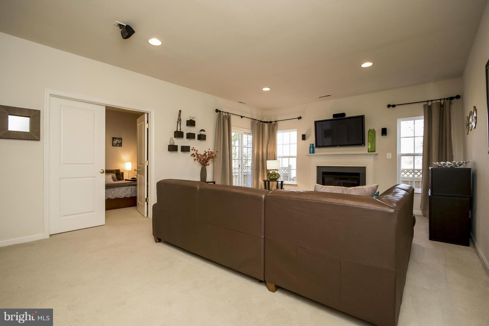 BROADLANDS SOUTH - Residential