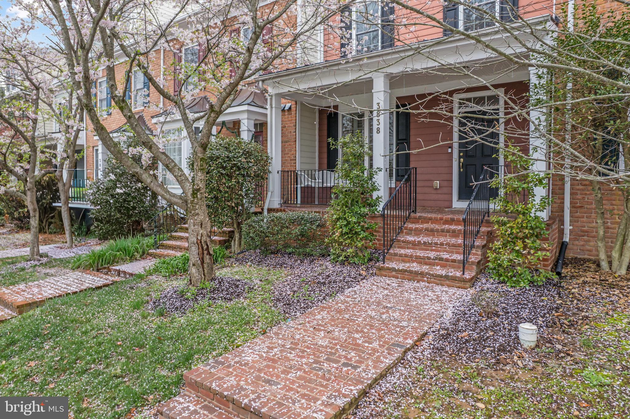 VILLAGES OF URBANA - Residential