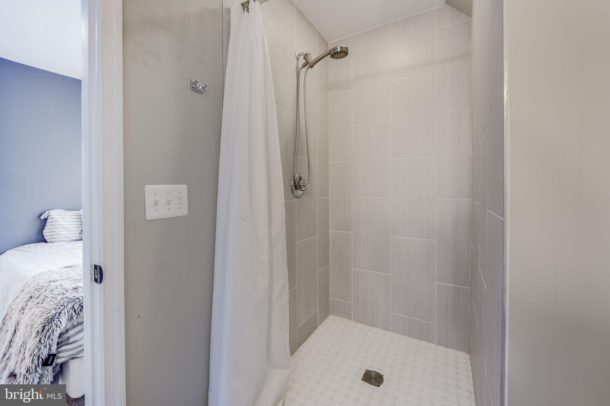 LEE FOREST - Residential