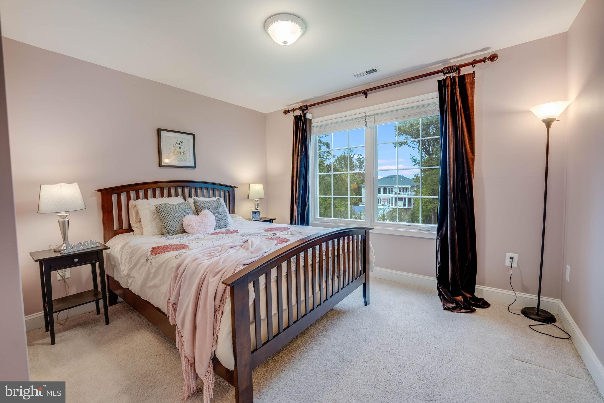 LEE FOREST - Residential