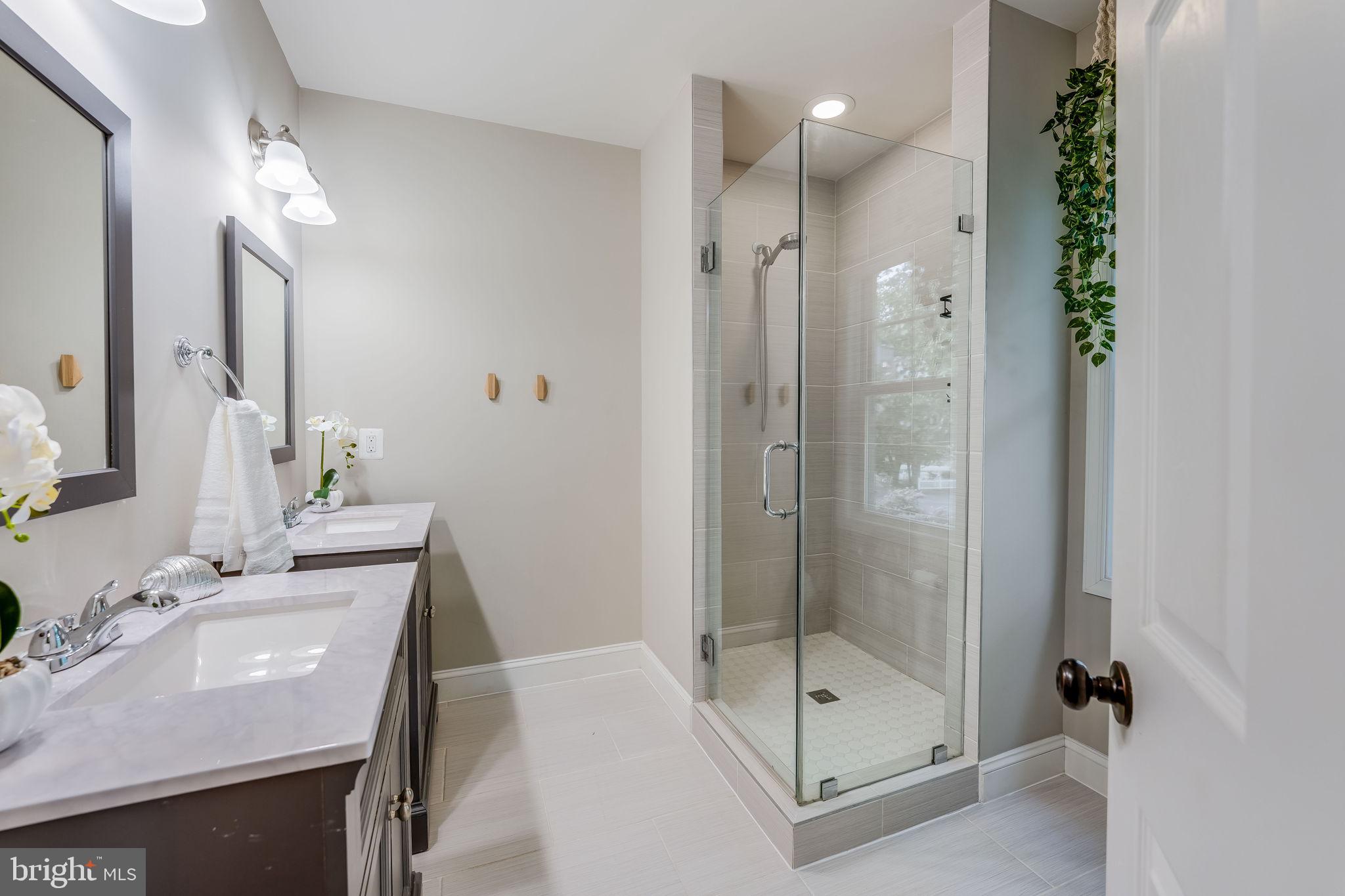 LEE FOREST - Residential