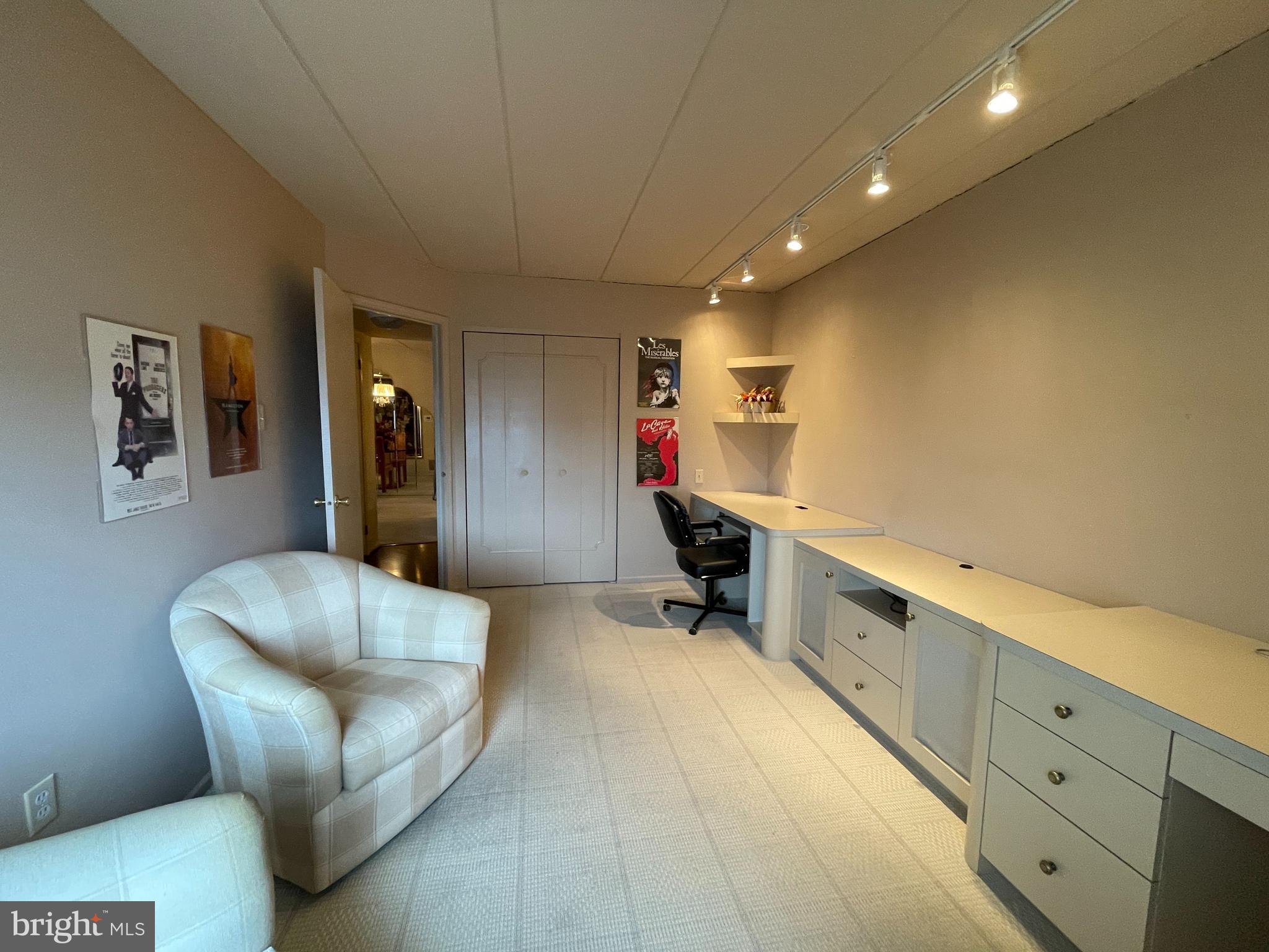 BUSTLETON - Residential