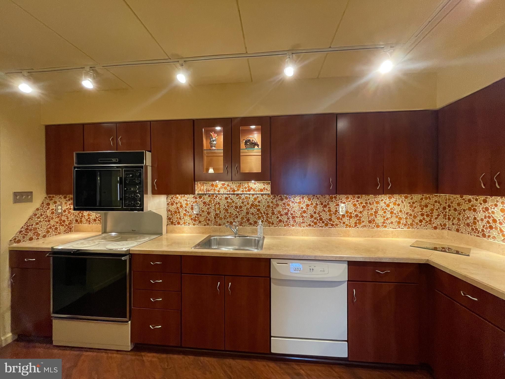 BUSTLETON - Residential