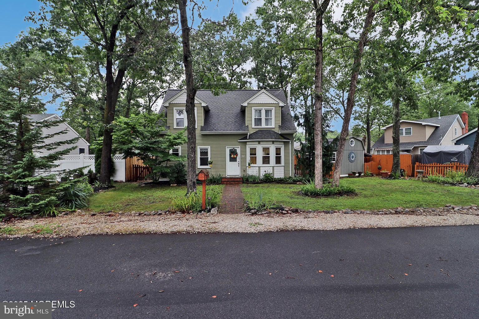 742 TAPPAN STREET