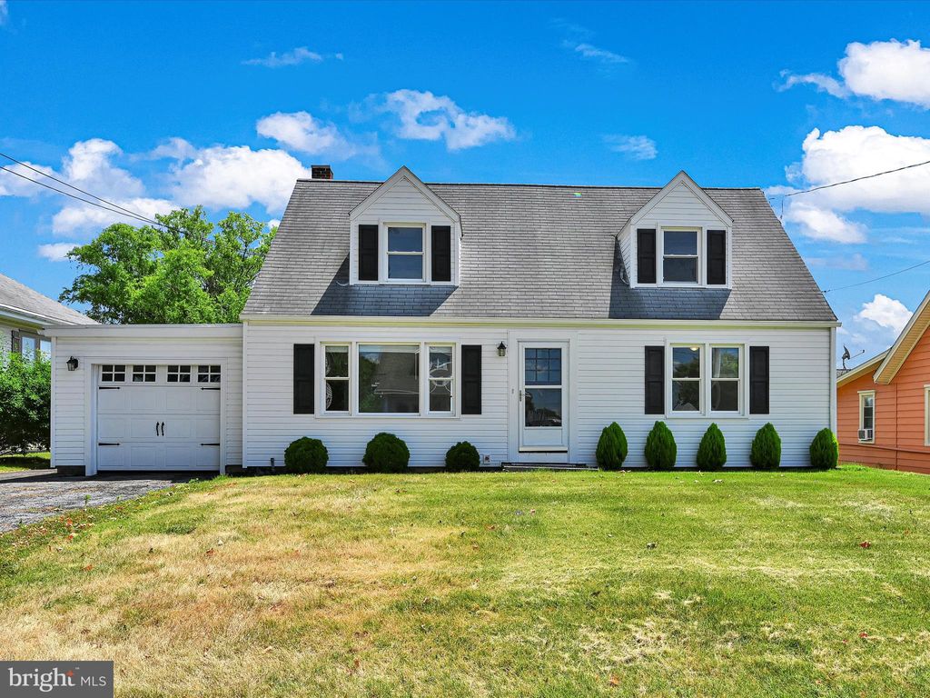 Photo of 143 Elmwood Road, Lancaster, PA 17602 (MLS # PALA2053410)