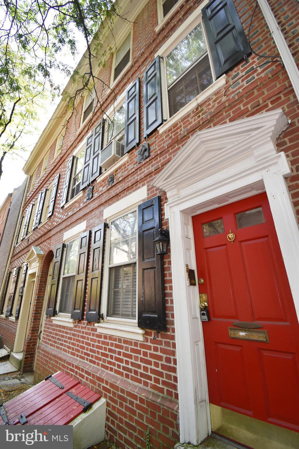 SOCIETY HILL - Residential Lease