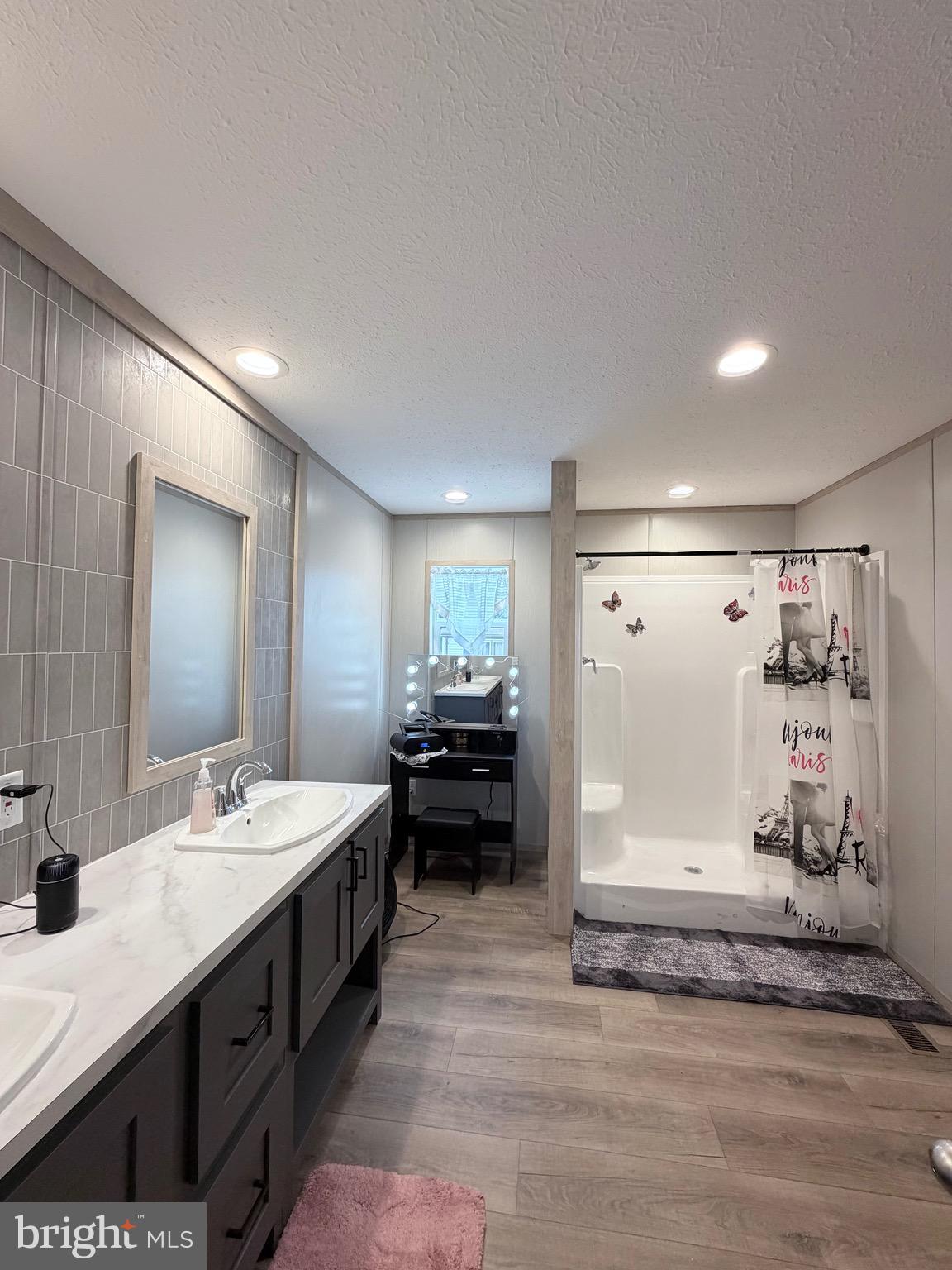 ANGOLA CREST II - Residential