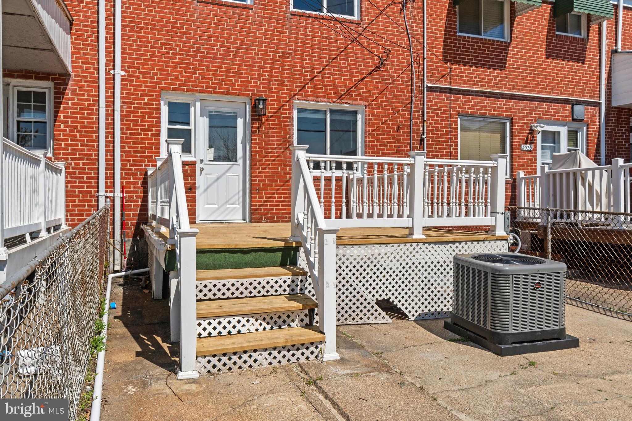 CHARLESMONT - Residential