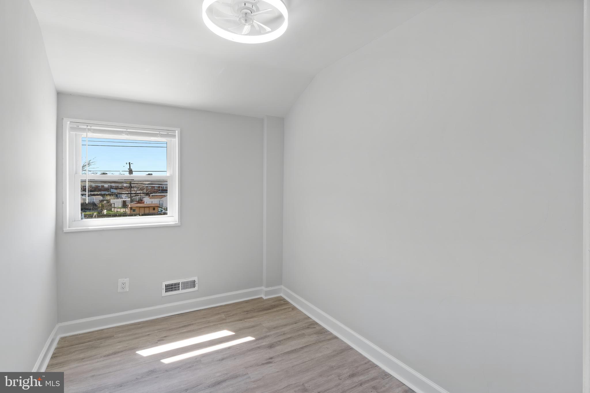 CHARLESMONT - Residential