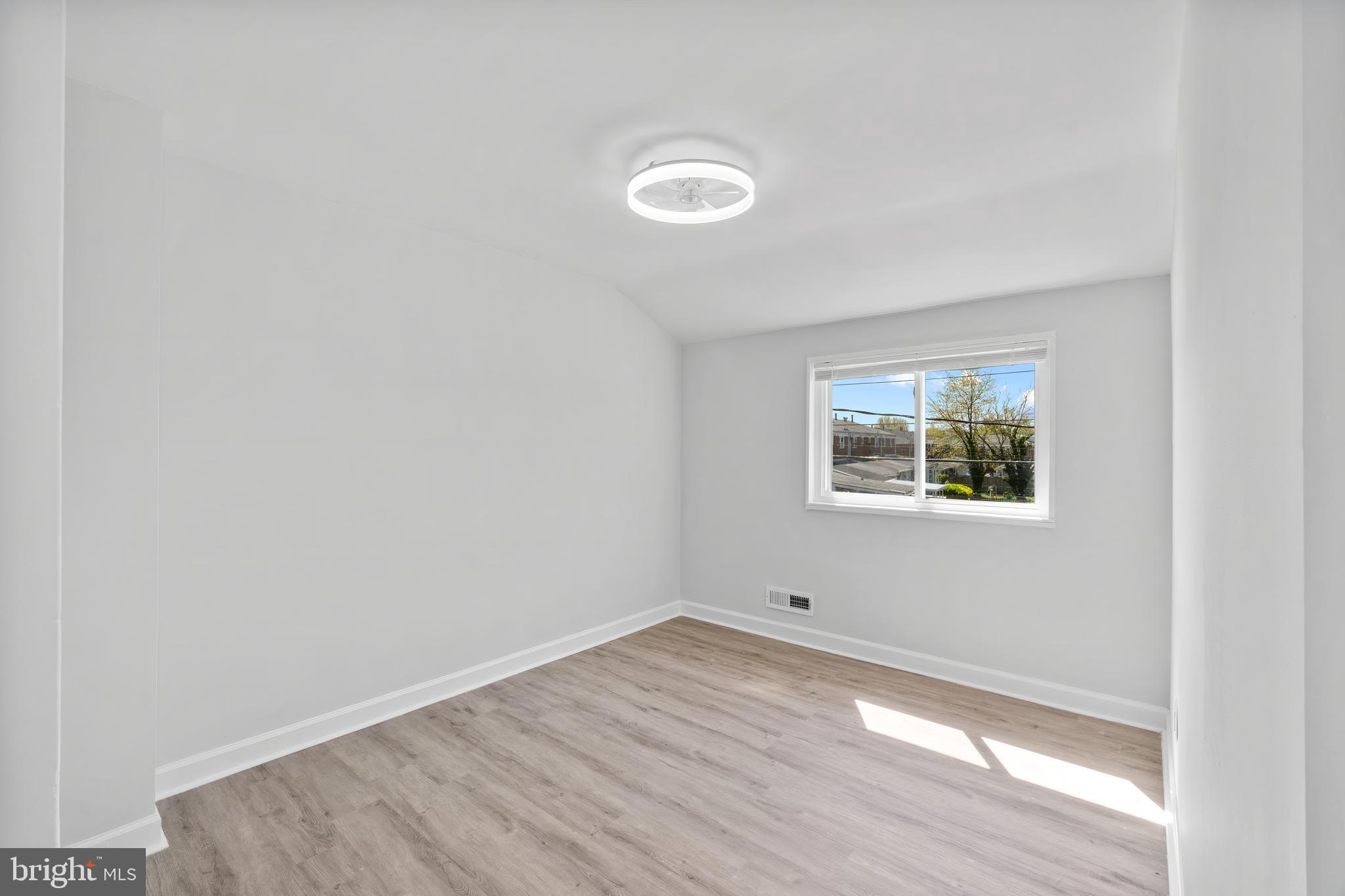 CHARLESMONT - Residential