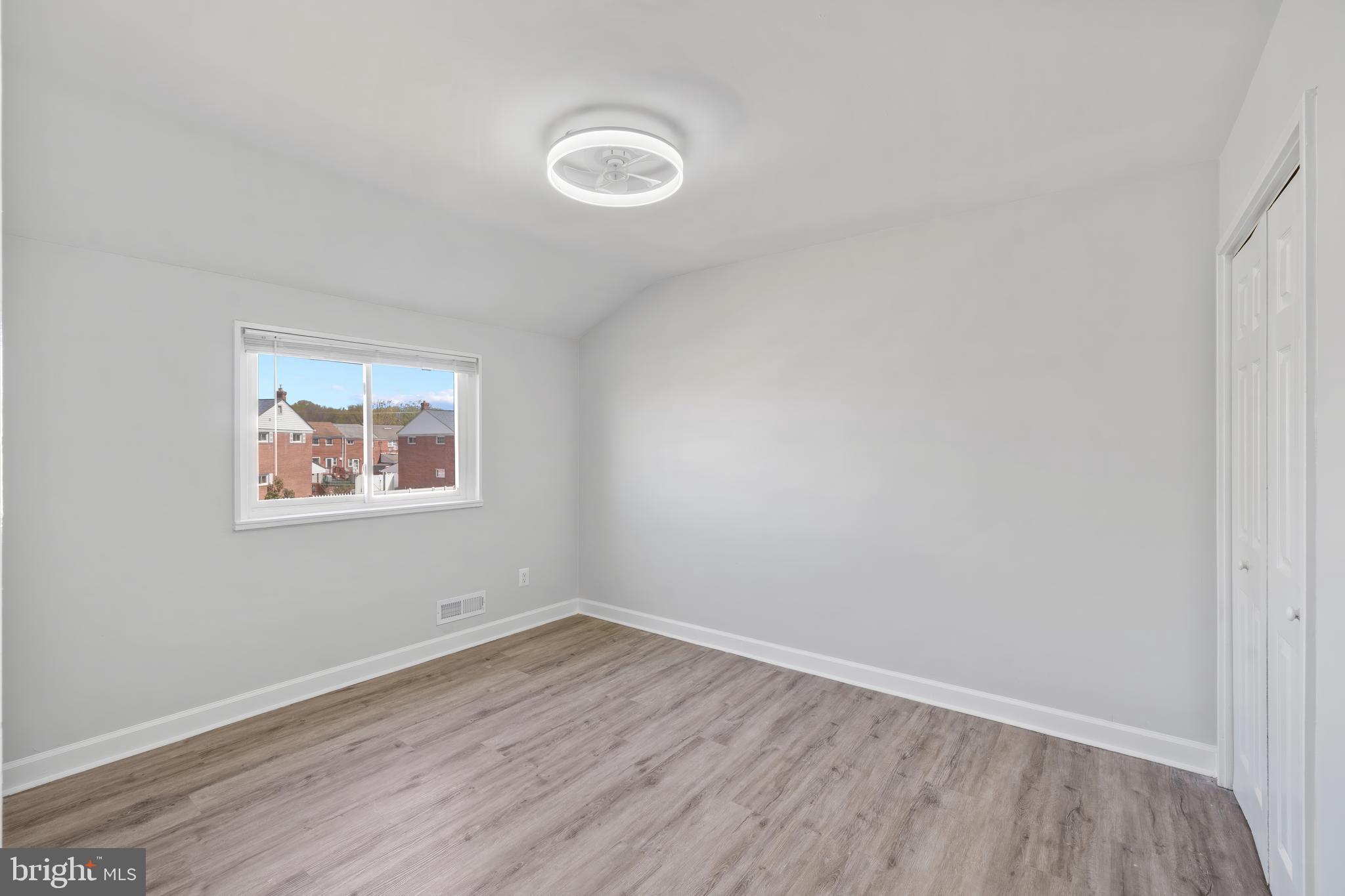 CHARLESMONT - Residential